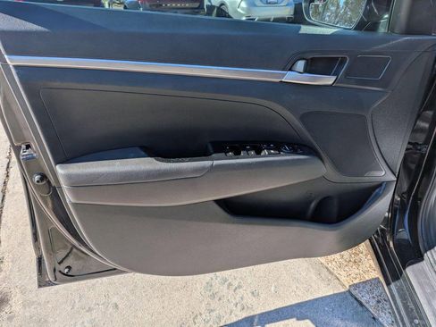 Used 2020 Hyundai Elantra SE w/ Cargo Package (C1) image 13