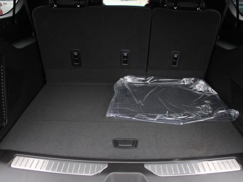New 2026 Chevrolet Suburban RST w/ RST Capability Package AWD/4WD image 8