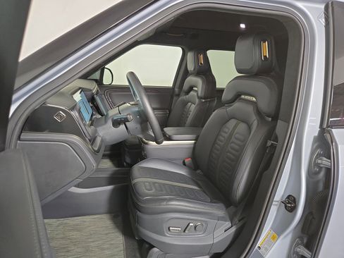 Used 2023 Rivian R1T Adventure AWD/4WD image 20