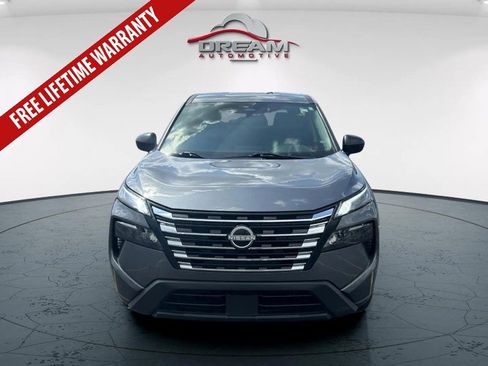 Used 2024 Nissan Rogue S AWD/4WD image 2