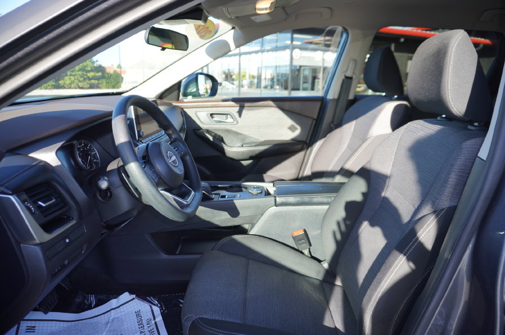 Used 2023 Nissan Rogue SV AWD/4WD image 23