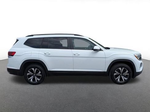 Used 2024 Volkswagen Atlas SE AWD/4WD image 2