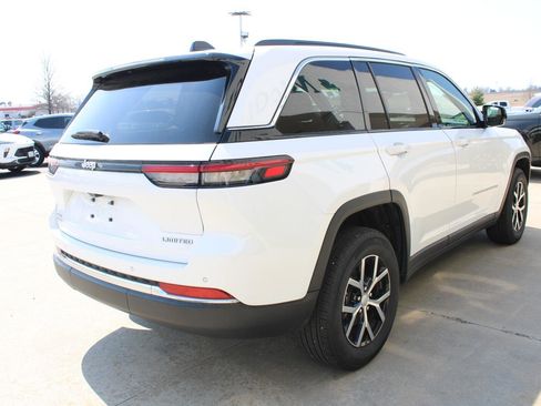 Used 2024 Jeep Grand Cherokee Limited image 7