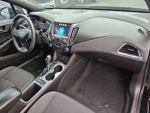 Used 2016 Chevrolet Cruze LT w/ Sun And Sound Package image 36