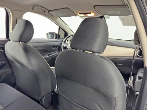 Used 2021 Nissan Versa SV image 28