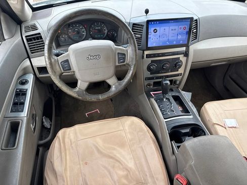 Used 2006 Jeep Grand Cherokee Laredo AWD/4WD image 4