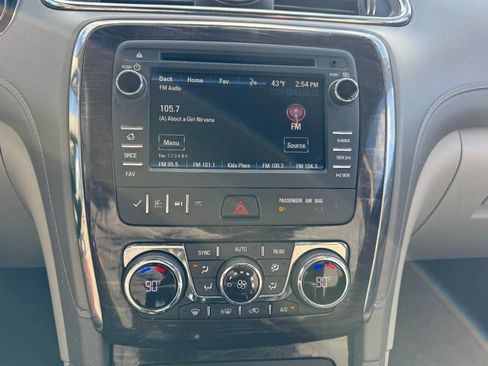 Used 2017 Buick Enclave Convenience FWD image 19