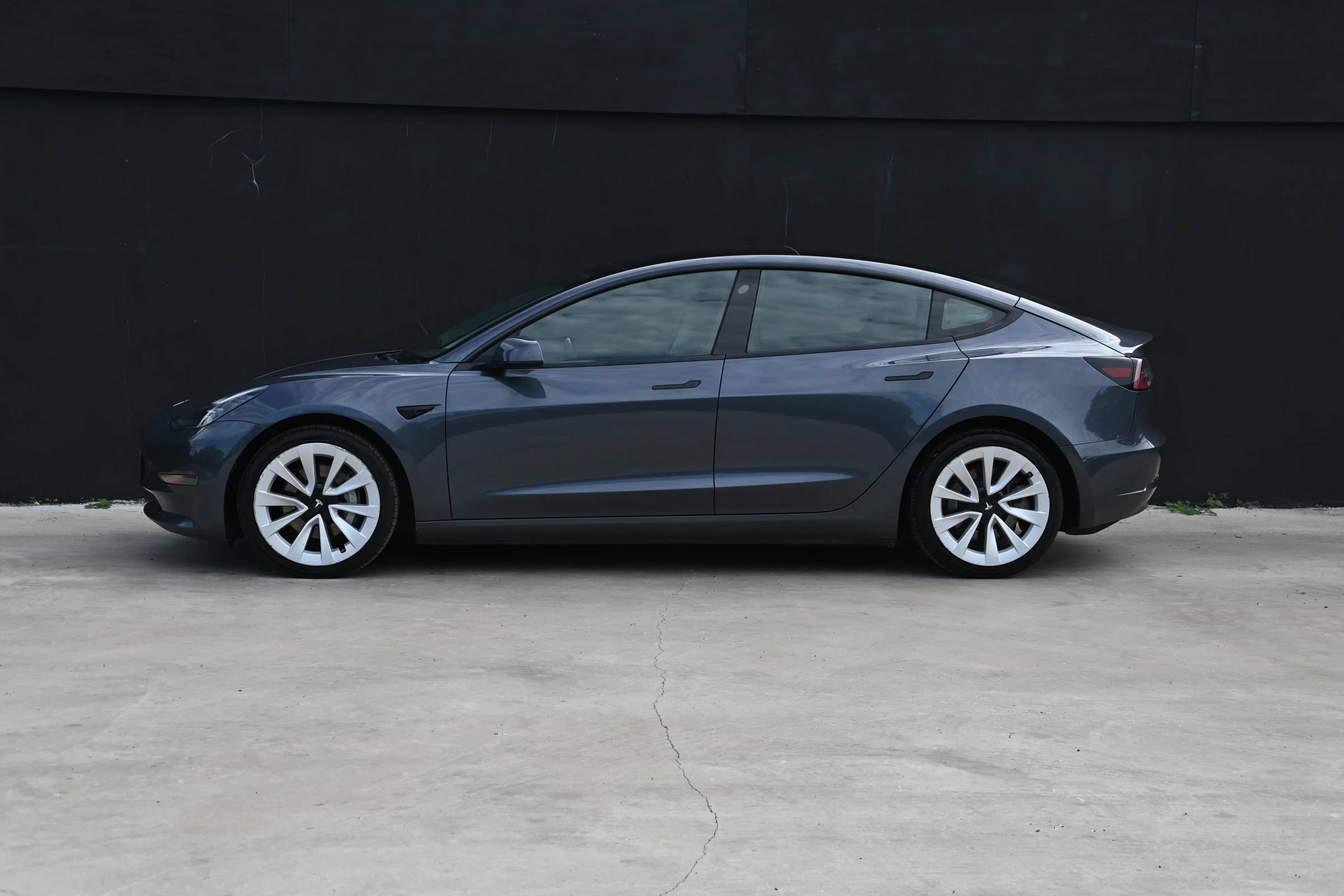 Used 2023 Tesla Model 3 Standard Range RWD image 7