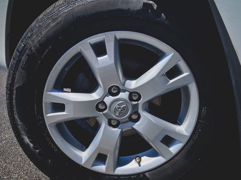 Used 2012 Toyota RAV4 4WD w/ Upgrade Value Pkg image 19