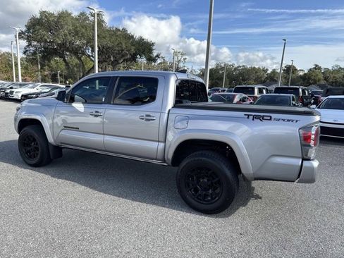 Used 2020 Toyota Tacoma TRD Sport image 4