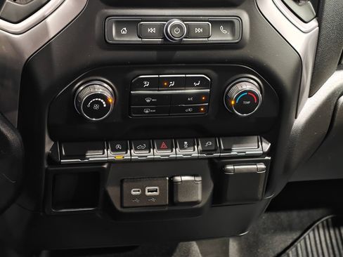 Used 2021 Chevrolet Silverado 1500 Custom AWD/4WD image 9