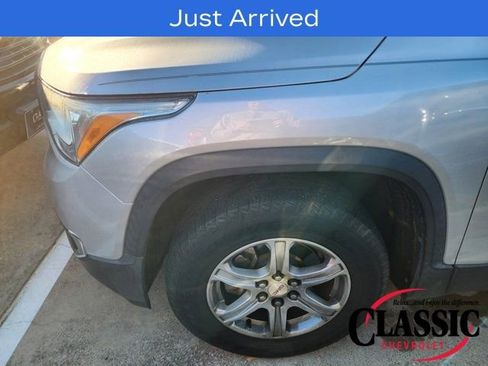 Used 2017 GMC Acadia SLE image 11