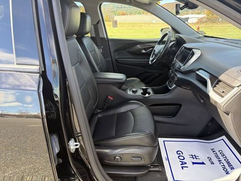 Used 2023 GMC Terrain SLT image 29