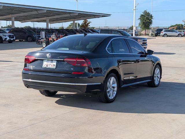 Used 2018 Volkswagen Passat 2.0T SE FWD image 5