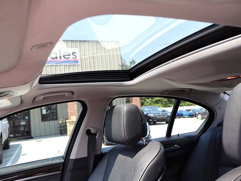 Used 2011 BMW 550i Sedan RWD image 20