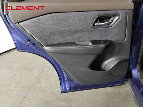 Used 2023 Nissan Rogue SV FWD image 24