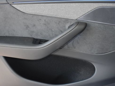 Used 2026 Tesla Model Y 2WD image 13