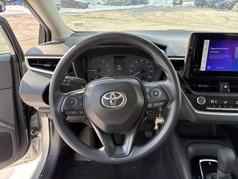 Used 2025 Toyota Corolla LE image 25