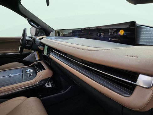 New 2025 Lincoln Navigator Black Label image 14