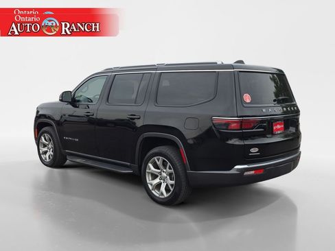 Used 2022 Jeep Wagoneer Series II AWD/4WD image 3