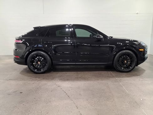 New 2026 Porsche Cayenne Coupe image 8