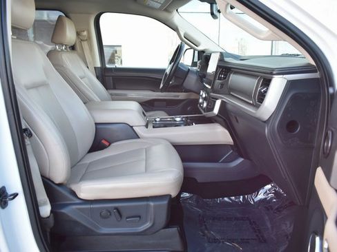 Used 2023 Ford Expedition Max XLT image 51