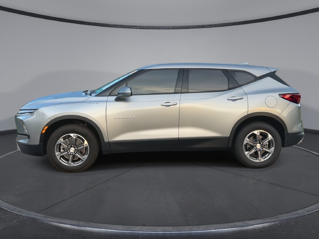 Used 2025 Chevrolet Blazer LT w/ Driver Confidence Package FWD image 5