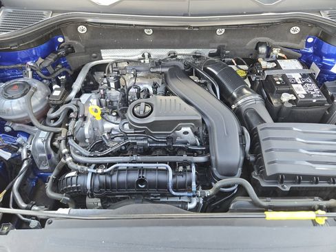 Used 2024 Volkswagen Taos SE FWD image 30
