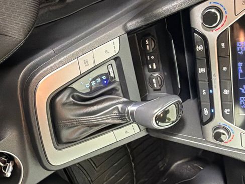 Used 2017 Hyundai Elantra Value Edition w/ Cargo Package FWD image 17