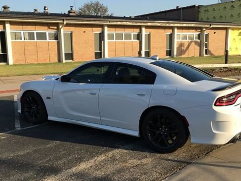 Used 2020 Dodge Charger Scat Pack RWD image 3