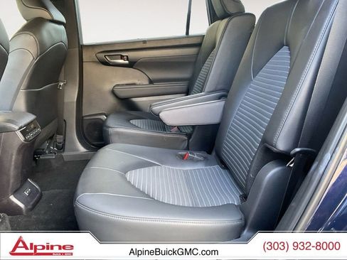 Used 2025 Toyota Highlander XSE AWD/4WD image 13