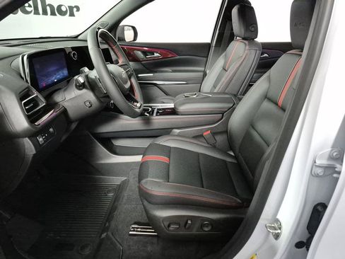 New 2026 Chevrolet Traverse RS w/ LPO, Floor Liner Package image 9