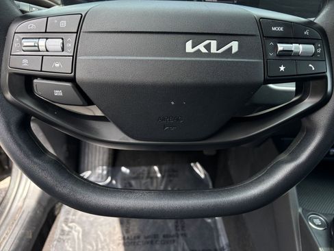 Used 2025 Kia K4 FWD image 28
