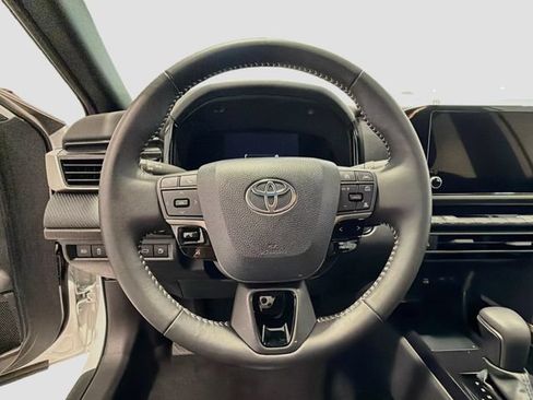 Used 2026 Toyota Camry SE FWD image 9