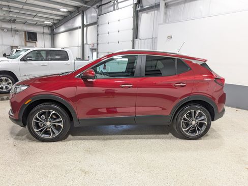 Used 2023 Buick Encore GX Select w/ Safety Package II AWD/4WD image 6