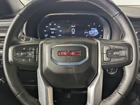 Used 2024 GMC Yukon SLT image 16