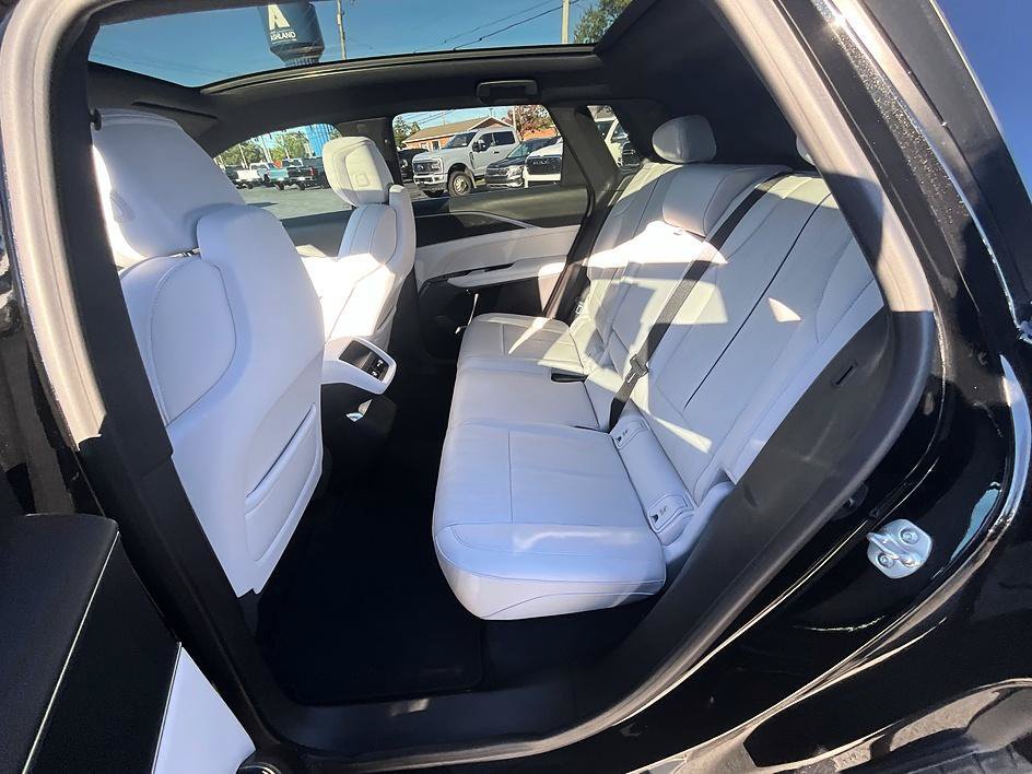 Used 2025 Cadillac Lyriq Sport AWD/4WD image 30