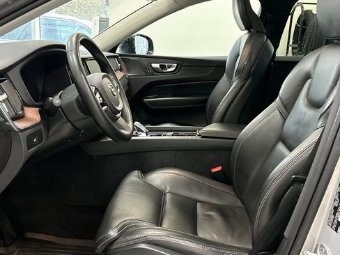Certified 2023 Volvo XC60 B5 Ultimate image 10