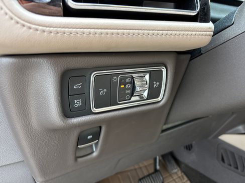 Certified 2022 Lincoln Nautilus AWD w/ Premium Package image 14