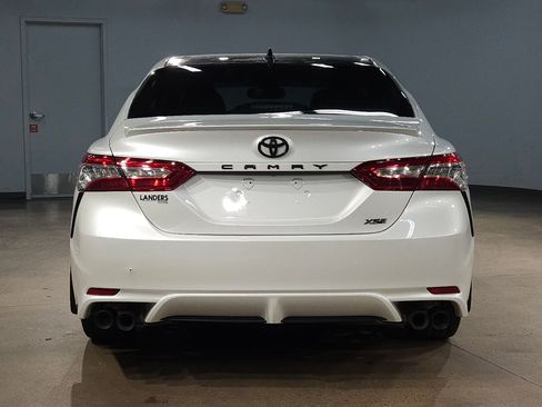 Used 2020 Toyota Camry XSE image 6