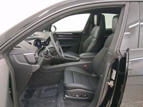 New 2025 Porsche Macan Electric image 5