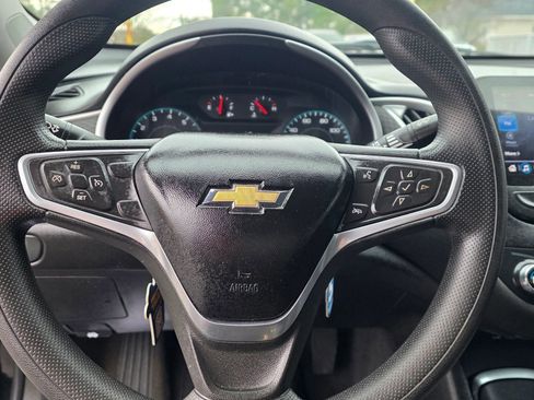 Used 2022 Chevrolet Malibu LT image 12