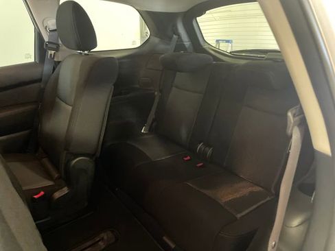 Used 2020 Nissan Pathfinder S image 31