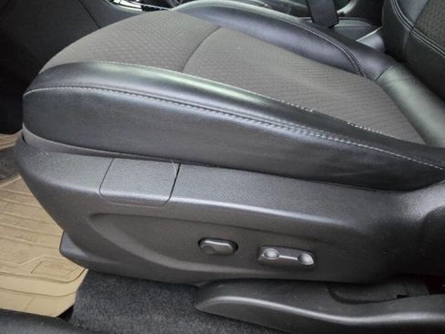 Used 2019 Buick Encore Sport Touring image 19