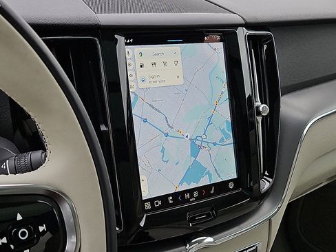 Certified 2024 Volvo XC60 B5 Core w/ Climate Package image 17