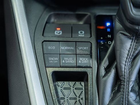 Used 2024 Toyota RAV4 LE image 20