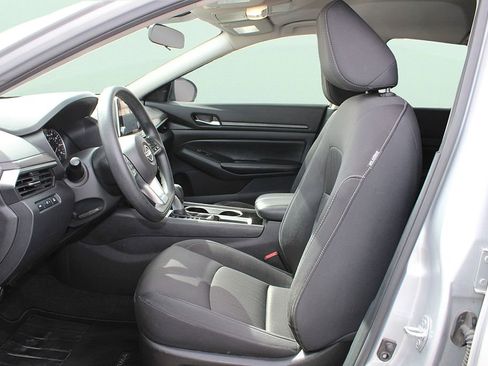 Used 2024 Nissan Altima 2.5 SV image 22