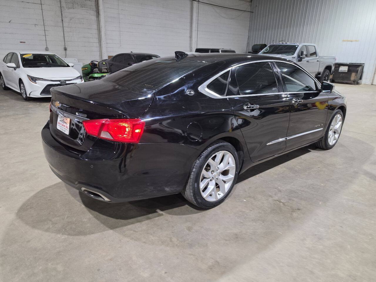 Used 2019 Chevrolet Impala Premier FWD image 12