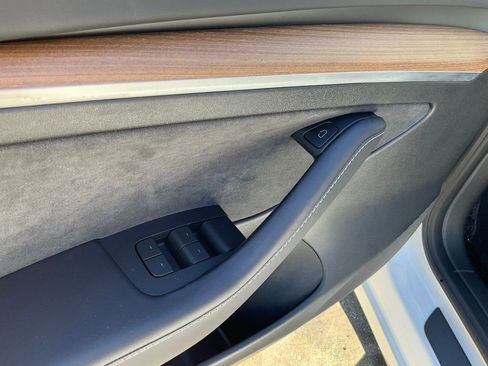 Used 2023 Tesla Model 3 Standard Range image 23