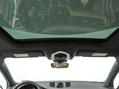 Certified 2026 Porsche Macan Turbo AWD/4WD image 19